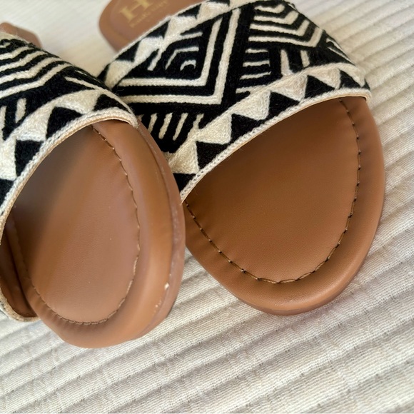 Haute Hippie Women’s Slide Boho Sandals Size 6 Black and Ivory Aztec Print - Picture 11 of 11